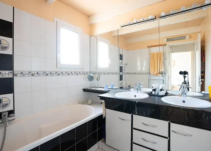 Spacieuse A Gruissan, 4 Chambres, Jardin Prive, Clim, Proche Plage, Ideal Familles/amis - Fr-1-409a-18 فيلة جرْويسا